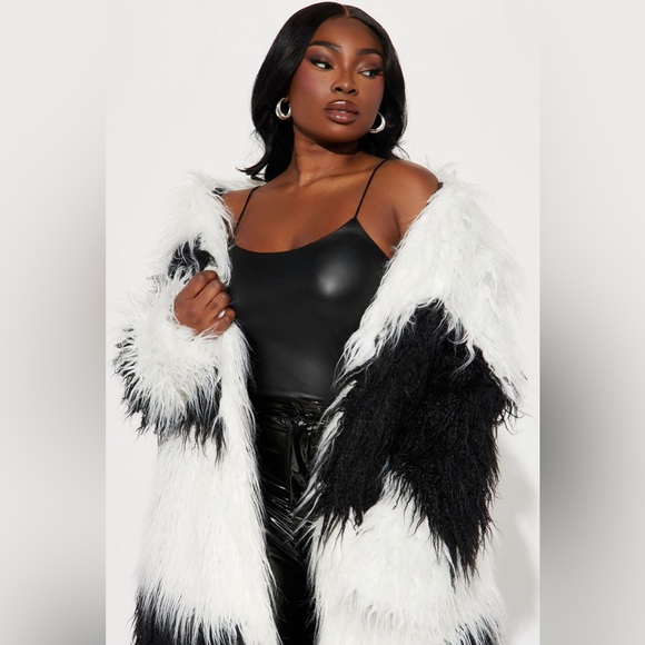 NWT Black and White Faux Fur Coat 2X - Picture 5 of 7